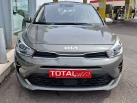 Usata Kia Rio Style 101 CV (74 kW) 2022 Grigio metallizzato Berlina