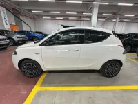 Usata Lancia Ypsilon Gold 69 CV (50 kW) 2023 Bianco Utilitaria