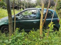 Usata Toyota Yaris 65 CV (47 kW) 2004 Verde Utilitaria