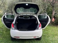 Usata Lancia Ypsilon 60 CV (44 kW) 2019 Bianco Utilitaria