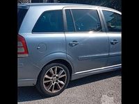 Usata Opel Zafira 2008 Grigio Monovolume