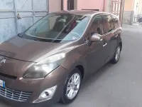 Usata Renault Scenic E-Tech 115 CV (84 kW) 2010 Marrone Berlina