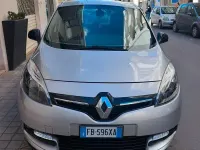 Usata Renault Scénic LIMITED 110 CV (80 kW) 2016 Grigio Monovolume