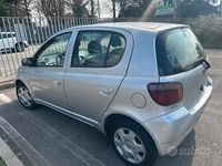 Usata Toyota Yaris 2001 Grigio Utilitaria