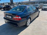 Usata BMW 318 142 CV (104 kW) 2004 Blu Berlina