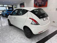 Usata Lancia Ypsilon Gold 69 CV (50 kW) 2022 Bianco Utilitaria