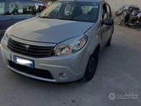Usata Dacia Sandero 75 CV (55 kW) 2010 Grigio Utilitaria