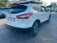 Usata Nissan Qashqai N-Connecta 131 CV (96 kW) 2016 Bianco SUV