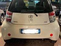 Usata Toyota iQ 68 CV (50 kW) 2011 Bianco Utilitaria