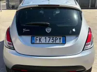 Usata Lancia Ypsilon Gold 69 CV (50 kW) 2014 Argento Utilitaria