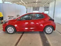 Usata Toyota Yaris Hybrid PURE 116 CV (85 kW) 2023 Rosso Berlina