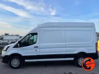 Usata Ford Transit 170 CV (125 kW) 2022 Bianco pastello Berlina