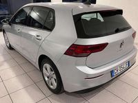 Usata VW Golf VIII 116 CV (85 kW) 2021 Argento Berlina