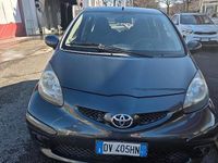 Usado Toyota Aygo 68 HP (50 kW) 2005 Cinzento Citadino