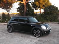 Usata Mini Cooper D 90 CV (66 kW) 2009 Nero Utilitaria