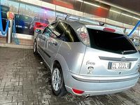 Usata Ford Focus 115 CV (84 kW) 2003 Grigio Utilitaria