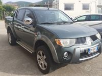 Usata Mitsubishi L200 167 CV (122 kW) 2009 Verde Pick-up
