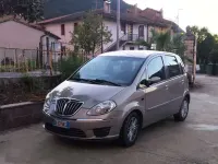 Usata Lancia Musa 90 CV (66 kW) 2007 Oro Monovolume