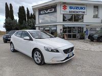 Usata Volvo V40 Momentum 114 CV (83 kW) 2015 Bianco Berlina