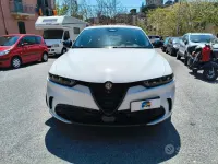 Begagnad Alfa Romeo Tonale Super 131 HK (96 kW) 2023 Vit SUV