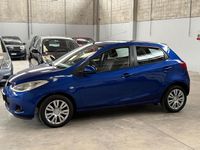 Usata Mazda 2 75 CV (55 kW) 2010 Blu Utilitaria