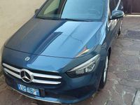 Usata Mercedes B200 150 CV (110 kW) 2019 Blu/azzurro Utilitaria