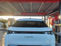 Usata Peugeot e-3008 154 kW (210 CV) 2024 Bianco SUV