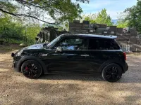 Begagnad Mini John Cooper Works Hype 231 HK (169 kW) 2018 Grön Halvkombi