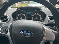Usata Ford Fiesta 75 CV (55 kW) 2014 Blu Utilitaria