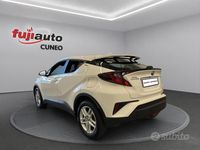 Usata Toyota C-HR Active 122 CV (89 kW) 2023 Solid white SUV