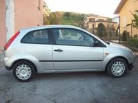Gebraucht Ford Fiesta 68 PS (50 kW) 2004 Silber Kleinwagen