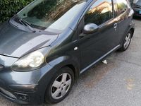 Usata Toyota Aygo 68 CV (50 kW) 2005 Grigio Utilitaria