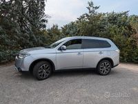 Usata Mitsubishi Outlander 150 CV (110 kW) 2015 Grigio SUV