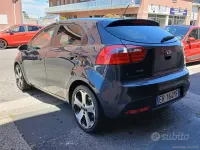 Usata Kia Rio 90 CV (66 kW) 2013 Grigio Berlina