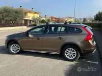 Usata Volvo V60 CC 150 CV (110 kW) 2017 Beige Station wagon