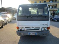 Usata Nissan Cabstar 106 CV (77 kW) 2001 Bianco Pick-up