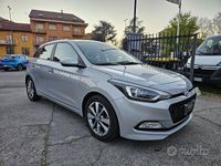 Käytetty Hyundai i20 Style 75 HP (55 kW) 2017 Harmaa Sedan