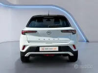 Usata Opel Mokka 101 CV (74 kW) 2023 Bianco SUV
