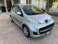 Usata Peugeot 107 Allure 68 CV (50 kW) 2011 Grigio Utilitaria