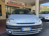Usata Renault Clio 58 CV (42 kW) 2000 Blu/azzurro Berlina