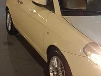 Usata Lancia Ypsilon 75 CV (55 kW) 2004 Giallo Utilitaria