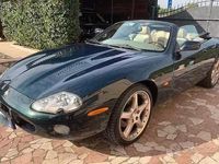 Usata Jaguar XKR Supercharged 363 CV (266 kW) 2001 Verde Cabrio