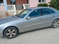 Usata Mercedes E270 177 CV (130 kW) 2002 Grigio Berlina