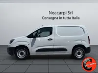 Usata Fiat Doblò 102 CV (75 kW) 2023 Bianco Monovolume