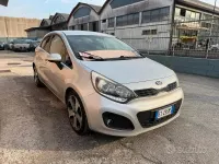 Usata Kia Rio Active 90 CV (66 kW) 2013 Grigio Berlina