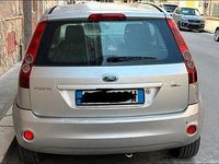 Usata Ford Fiesta 68 CV (50 kW) 2007 Grigio Utilitaria