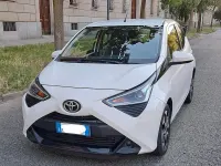 Usata Toyota Aygo Connect Style 72 CV (52 kW) 2019 Bianco Utilitaria