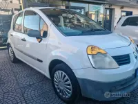 Käytetty Renault Modus 58 HP (42 kW) 2007 Valkoinen Tila-auto