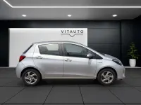 Usata Toyota Yaris Hybrid Active 73 CV (53 kW) 2016 Argento Berlina