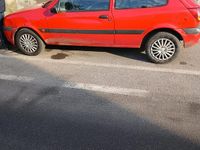 Usata Ford Fiesta 49 CV (36 kW) 2000 Rosso Berlina